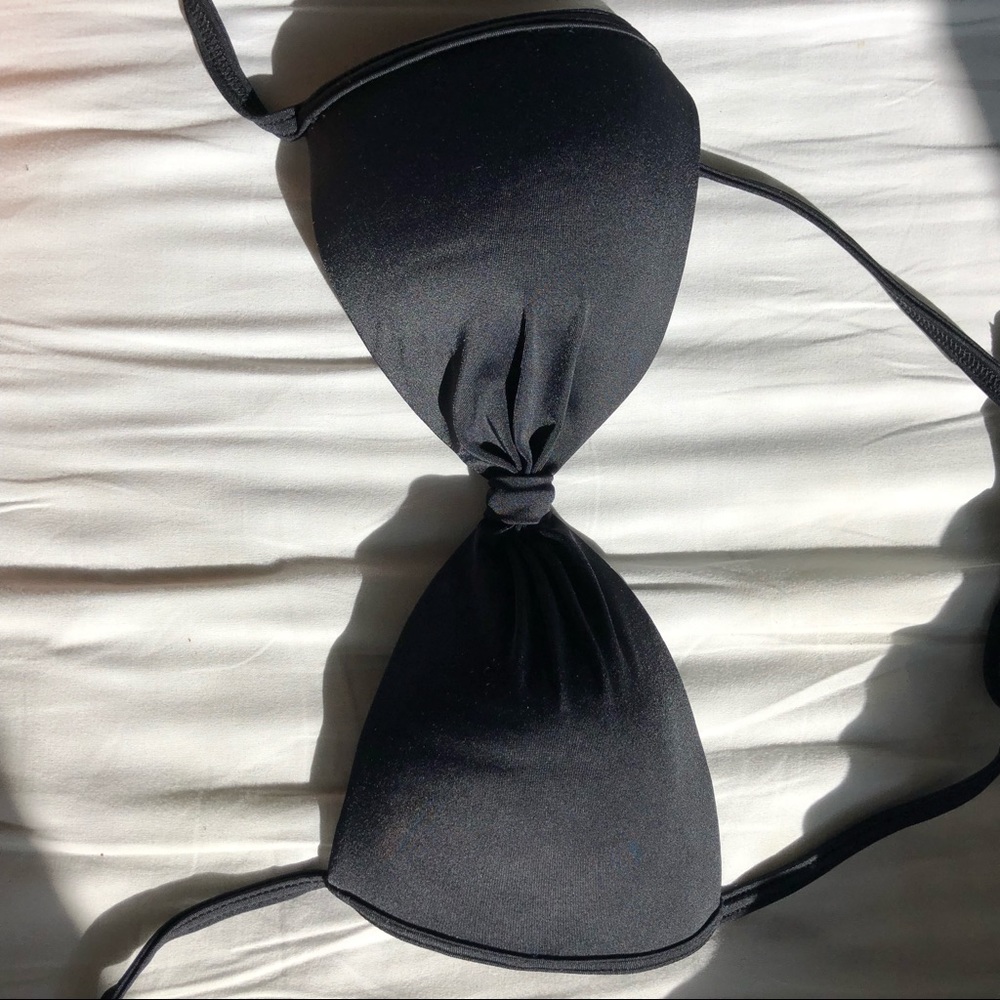 Black bikini top